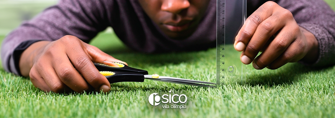 Aprenda como equilibrar o perfeccionismo e saúde mental, sem prejudicar o seu dia a dia, mantendo o bem-estar emocional e prevenir exaustão.