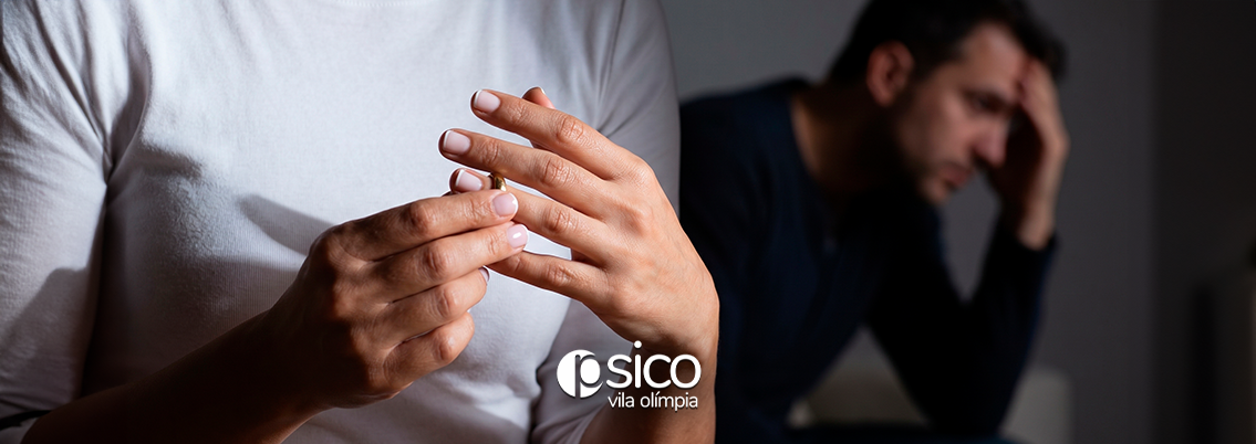 Como superar o divórcio? Entenda o processo emocional da separação, descubra formas de preservar a autoestima e saiba como a psicoterapia pode ajudar.